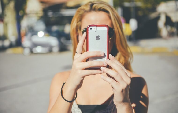 iPhone_Girl